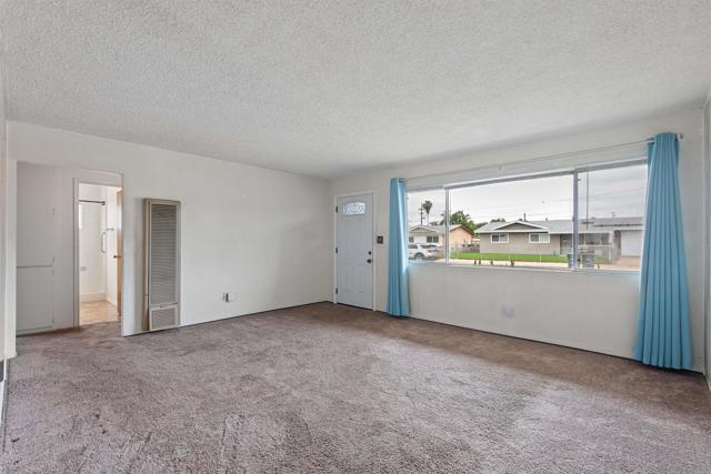 1271 Bosworth St, El Cajon CA: https://media.crmls.org/mediaz/ea787ef7-d45b-4994-84cb-8129fb0544fe.jpg
