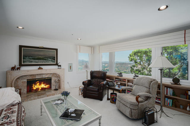 11848 Presilla Road, Camarillo CA: https://media.crmls.org/mediaz/ea78b9e7-4910-4472-a827-d3ccd459e342.jpg
