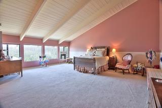 17280 Tamara Lane, Royal Oaks CA: https://media.crmls.org/mediaz/ea796734-a206-425d-9191-e915edba05cc.jpg