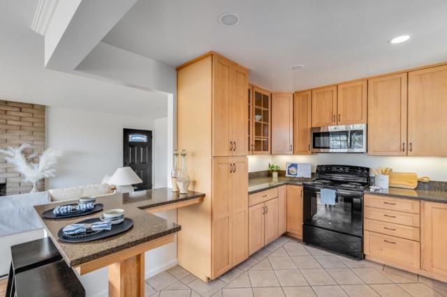 373 Coral Ridge Drive, Pacifica CA: https://media.crmls.org/mediaz/ea79fd30-a29a-4df0-a68f-863f58e086e0.jpg