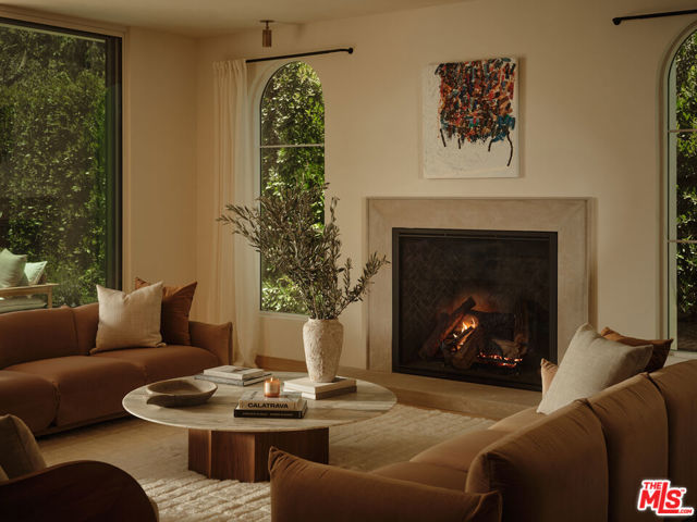 5 Bed Home for Sale in Los Angeles, California