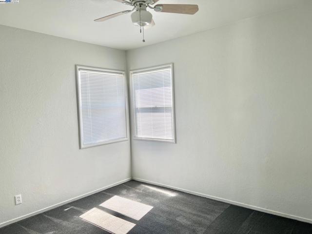 3594 Somerset Ave, Castro Valley CA: https://media.crmls.org/mediaz/ea7a20d2-a51e-4f0d-b82a-642c76b9bcff.jpg