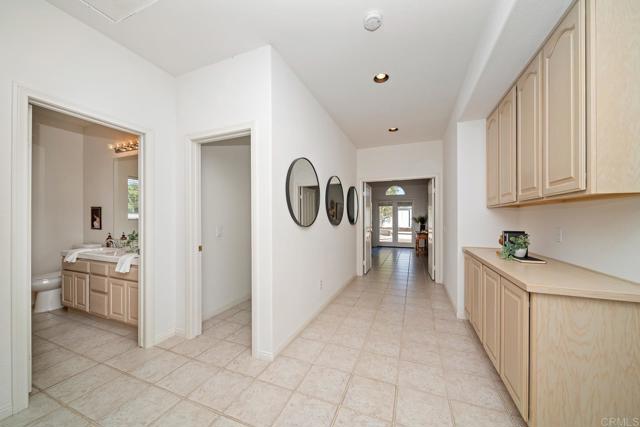 326 Justina Drive, Oceanside CA: https://media.crmls.org/mediaz/ea7a2c32-1f6d-418a-bd43-13c31bc64032.jpg