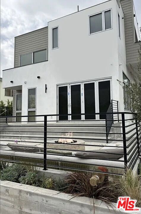 1900 20th Street, Santa Monica CA: https://media.crmls.org/mediaz/ea7a77ba-6e47-4147-a8c8-6a2357f030a4.jpg