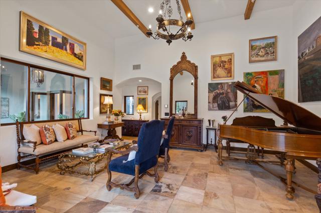 2489 Tuscany Heights Drive, Palm Springs CA: https://media.crmls.org/mediaz/ea7b0c69-c942-4f5c-a352-2d39213177e5.jpg