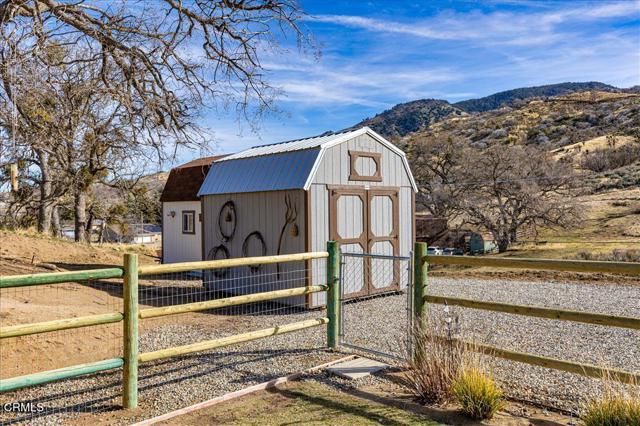 Detail Gallery Image 29 of 41 For 17600 Ascot Ct, Tehachapi,  CA 93561 - 3 Beds | 2 Baths
