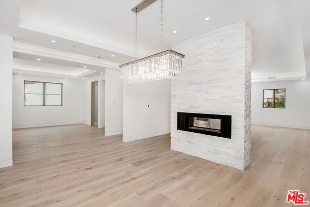 245 S La Peer Drive, Beverly Hills CA: https://media.crmls.org/mediaz/ea7c2327-0883-4691-af7a-377e85870cc5.jpg