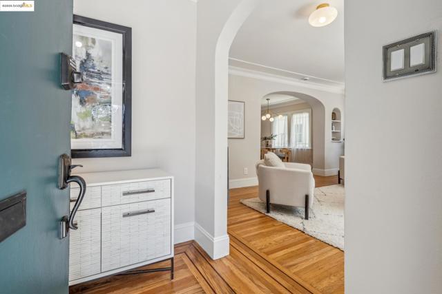 803 Evelyn Ave, Albany CA: https://media.crmls.org/mediaz/ea7c6514-e481-4083-96df-469a9be542d8.jpg