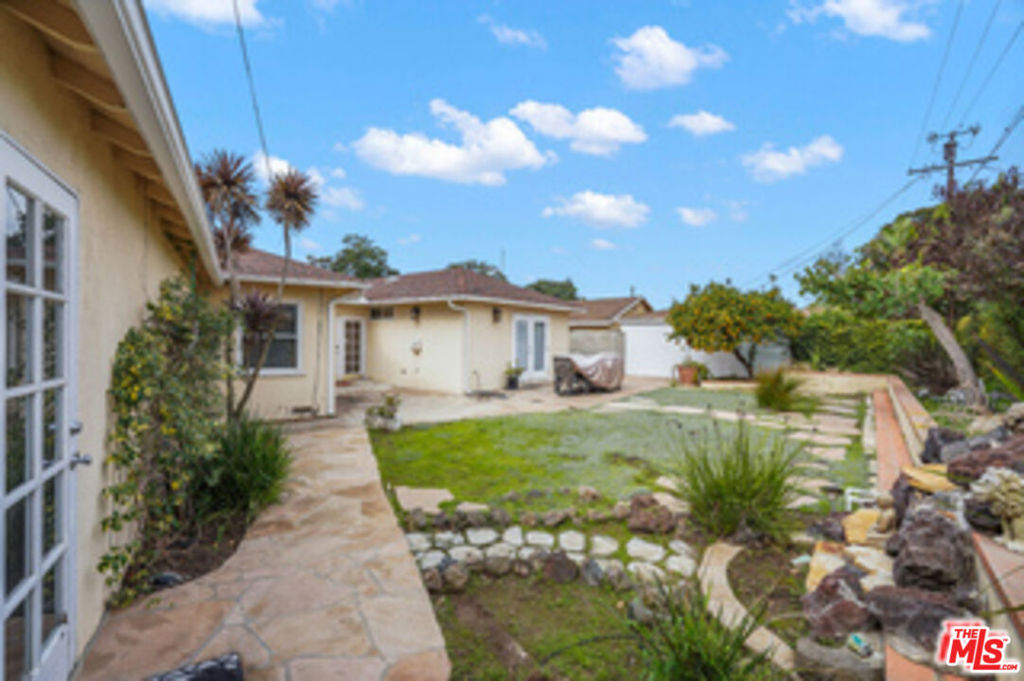 8536 McConnell Avenue, Los Angeles, CA 90045