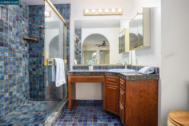 3323 Diablo Cir, Pinole CA: https://media.crmls.org/mediaz/ea7c8e23-842c-4f14-9638-11cfc32c0026.jpg