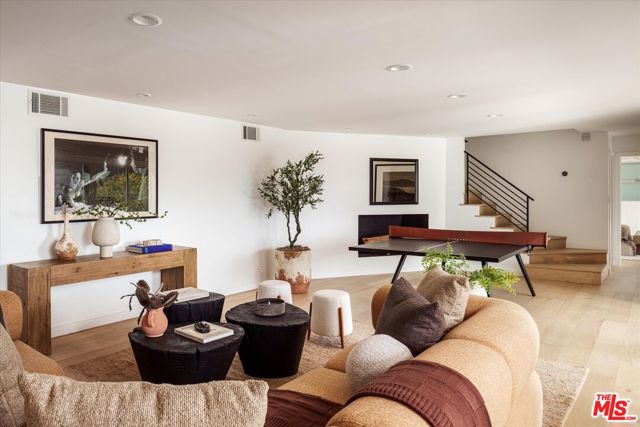 7420 Cervantes Place, Los Angeles CA: https://media.crmls.org/mediaz/ea7c9b21-00e1-4be9-82b6-bf25953de404.jpg