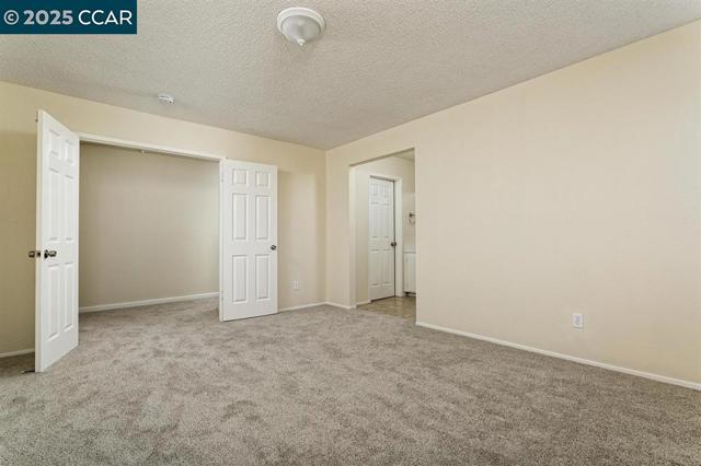 4301 Beechnut Ln, Oakley CA: https://media.crmls.org/mediaz/ea7cbf94-ab66-4775-93d8-76ff76603795.jpg