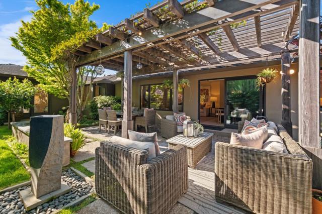 2606 Martinez Drive, Burlingame CA: https://media.crmls.org/mediaz/ea7cf904-6a14-4dea-b088-7af62dfb8c40.jpg