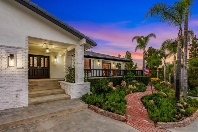 1677 S Hill Ave, Fallbrook CA: https://media.crmls.org/mediaz/ea7d00f0-535e-4266-8a07-eeb9a1e3ebfc.jpg