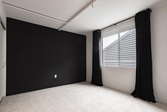311 Oak Street, Oakland CA: https://media.crmls.org/mediaz/ea7d4ccc-c294-4a54-b097-b354b4beb329.jpg