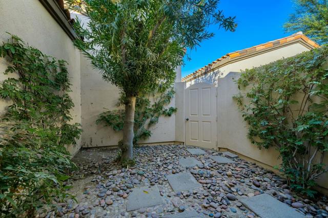 57916 Interlachen, La Quinta CA: https://media.crmls.org/mediaz/ea7d9900-7aaf-4610-abeb-0811bdc3722a.jpg