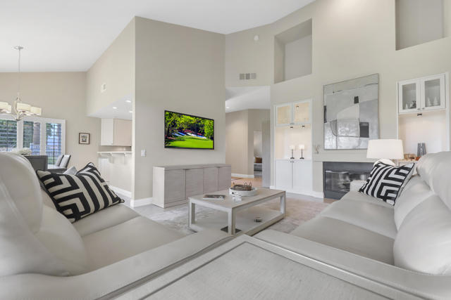 55730 Riviera, La Quinta CA: https://media.crmls.org/mediaz/ea7dbb38-d561-4229-bca5-d93678d4c665.jpg