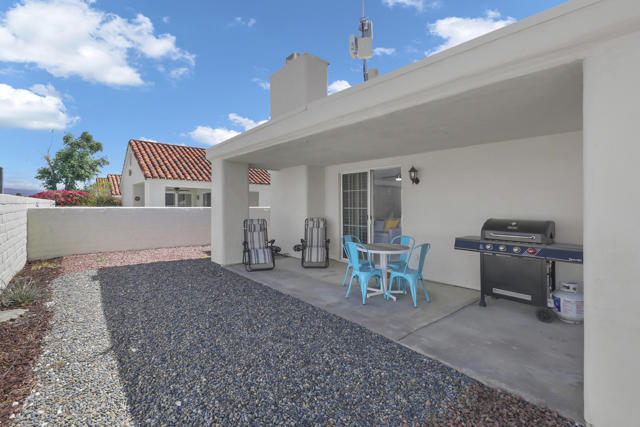 77576 Calle Las Brisas N, Palm Desert CA: https://media.crmls.org/mediaz/ea7dcd95-716a-411a-b06a-642996d4541e.jpg