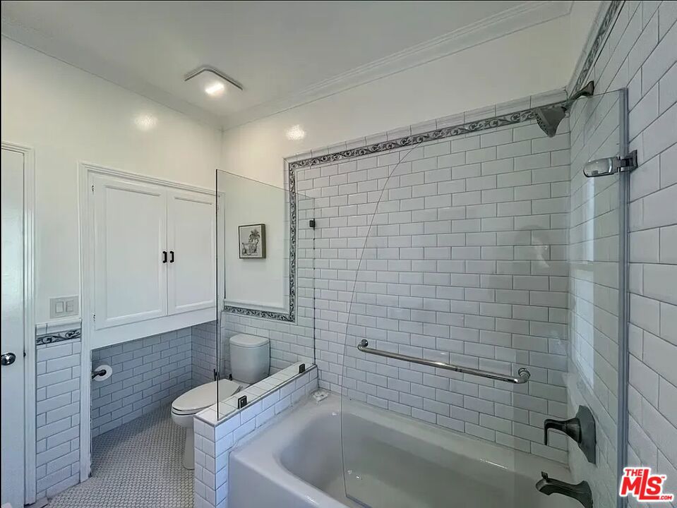 https://media.crmls.org/mediaz/ea7e0558-fe38-4058-96df-a2bea9d51267.jpg?preset=X-Large