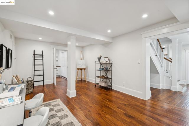 5429 Belgrave Pl., Oakland CA: https://media.crmls.org/mediaz/ea7e4d66-ae87-443e-b125-fa2d5b05e7e6.jpg