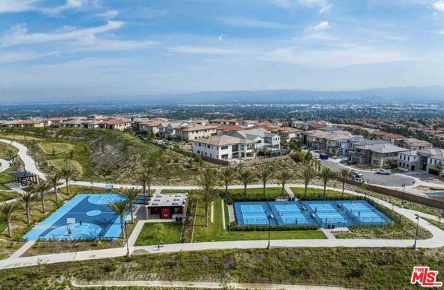 20763 Pine Cone Circle, Porter Ranch CA: https://media.crmls.org/mediaz/ea7ebdab-d1be-4f27-b65a-a30a7d113533.jpg