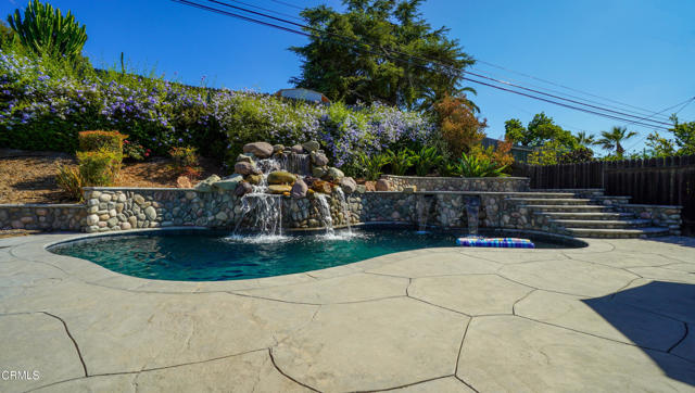 1542 Uppingham Drive, Thousand Oaks CA: https://media.crmls.org/mediaz/ea7ffc92-be4f-4adf-a599-f31b86c6d504.jpg