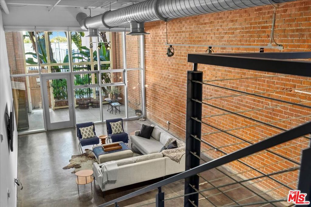 120 S Hewitt Street #6
