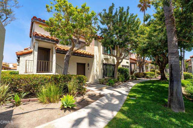 2287 Martinique Lane, Oxnard CA: https://media.crmls.org/mediaz/ea80c39c-d43a-416d-98b4-2a0ccc569a76.jpg