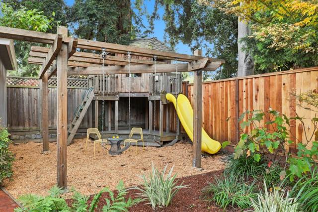 145 Cornell Road, Menlo Park CA: https://media.crmls.org/mediaz/ea80f6f1-b1c2-4eb0-b798-0967ce9a9c48.jpg