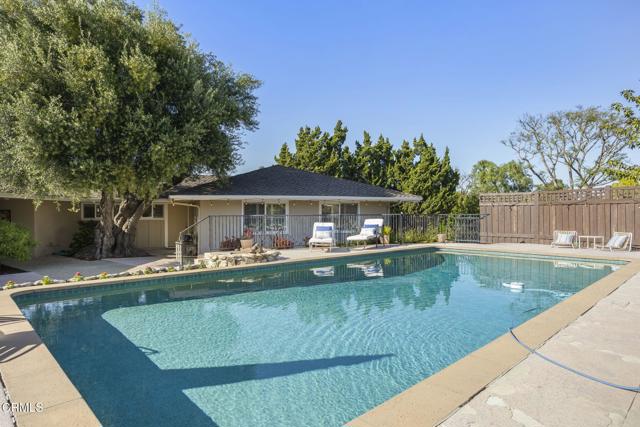 635 Via Del Cerro, Camarillo CA: https://media.crmls.org/mediaz/ea81ab89-e9bf-4a67-b73e-bd0ba5a952e1.jpg