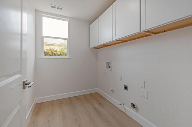 9135 Desiderio Way, Gilroy CA: https://media.crmls.org/mediaz/ea820676-16a7-4ad4-8957-4649f17f4a94.jpg