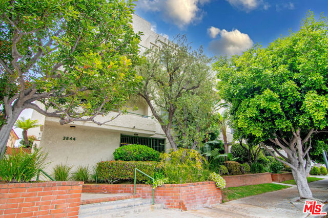 3544 S Centinela Avenue, Los Angeles CA: https://media.crmls.org/mediaz/ea823ee4-65a3-4e8f-9b1c-14d04783b6be.jpg