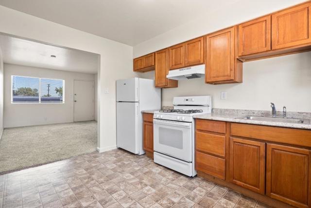 Image 11 of 33 For 24598 Sybil Avenue