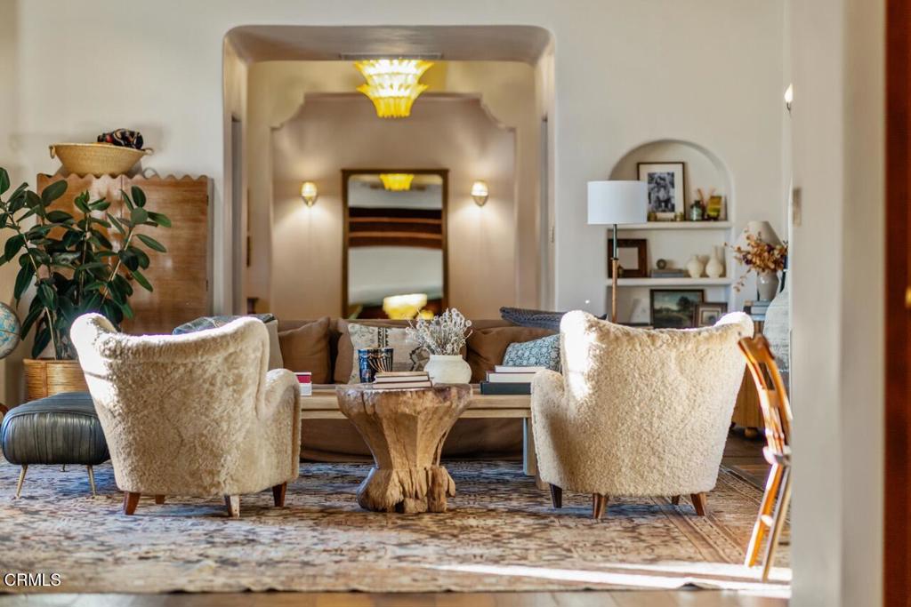 MLS #V1-33911 image #6