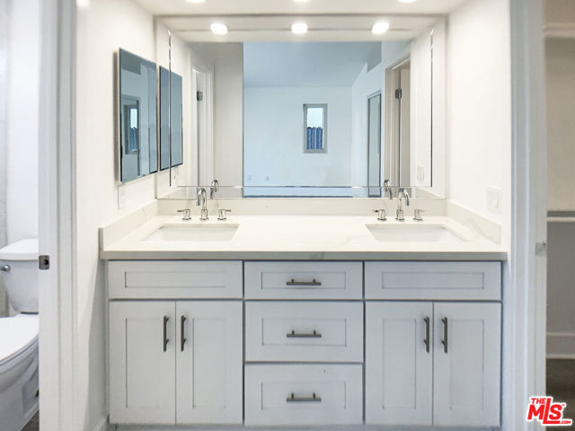 21 Calle Coturno, Rancho Santa Margarita CA: https://media.crmls.org/mediaz/ea8320b2-1743-495d-97ed-500b24cf9c1b.jpg
