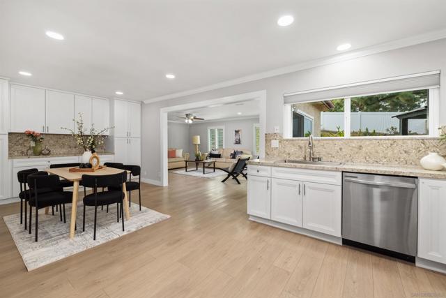 12866 SUMMERFIELD LN, Poway CA: https://media.crmls.org/mediaz/ea836ca8-4cbe-46ab-b7c3-907325972dc7.jpg