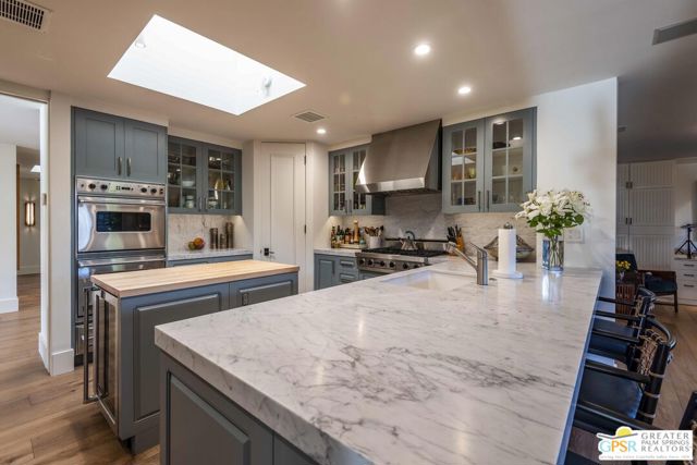 8 Surrey Court, Rancho Mirage CA: https://media.crmls.org/mediaz/ea840ce4-aea7-4c37-8006-068b4d0dfa20.jpg