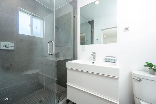 Detail Gallery Image 9 of 18 For 11118 Califa St, North Hollywood,  CA 91601 - 3 Beds | 2 Baths