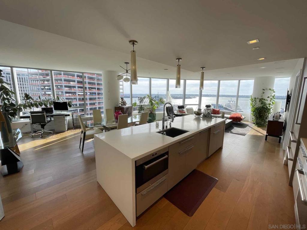 888 W E St 1402, San Diego, CA 92101