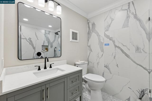 2101 Golden Rain, Walnut Creek CA: https://media.crmls.org/mediaz/ea84f0fe-707f-4080-8457-51b848c4d86a.jpg