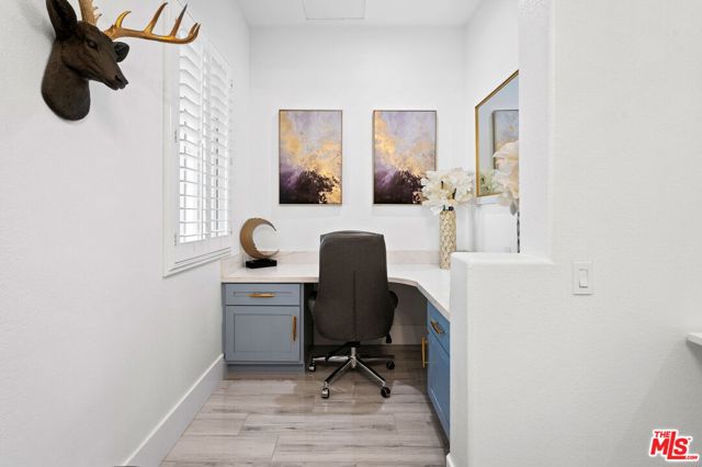 1083 E Circulo San Sorrento Road, Palm Springs CA: https://media.crmls.org/mediaz/ea853be4-3a42-4ffb-a484-9ba23e1739c6.jpg