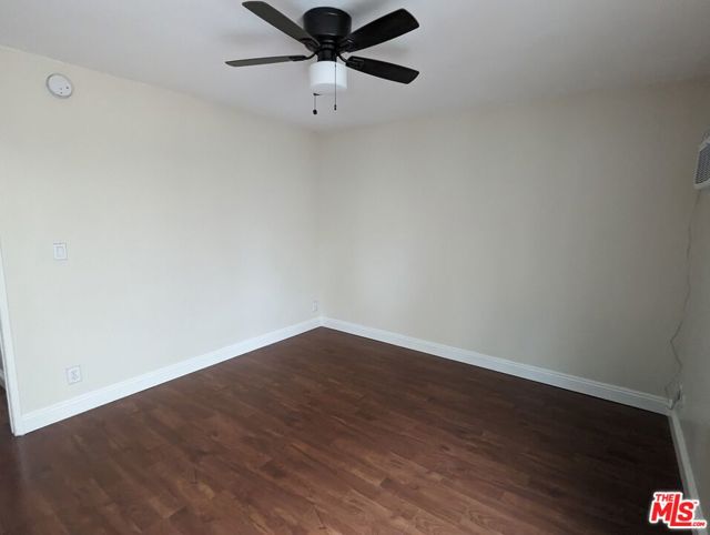633 N Sweetzer Avenue, West Hollywood CA: https://media.crmls.org/mediaz/ea8559f0-c4df-4668-a619-c29b29b74182.jpg