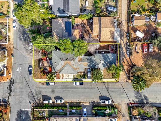 406 26 S Grape St, Escondido CA: https://media.crmls.org/mediaz/ea859eca-cbb1-4a41-a79b-654731ca2bfc.jpg