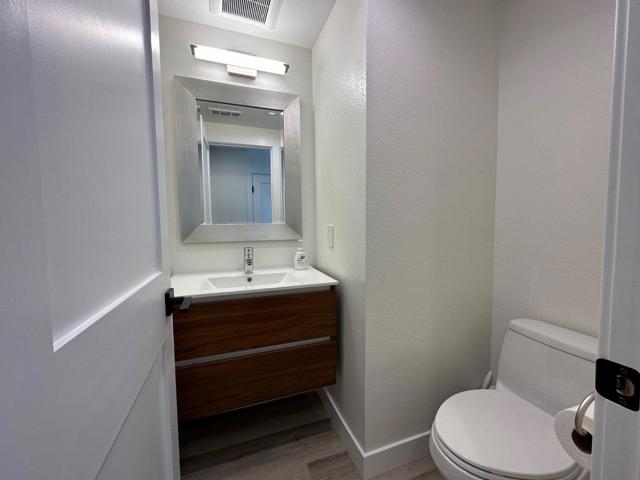 1 Passage Lane, Redwood City CA: https://media.crmls.org/mediaz/ea85ec90-e0c0-443a-8f17-67043f208141.jpg