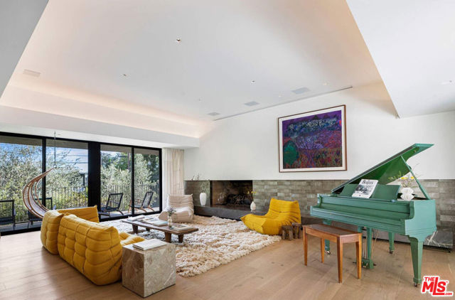 1933 Redcliff Street, Los Angeles CA: https://media.crmls.org/mediaz/ea85fb25-32dc-4ff9-ab44-4cbd71538f5e.jpg