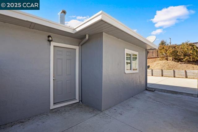 1275 Frances Rd, San Pablo CA: https://media.crmls.org/mediaz/ea8655e8-7d5a-4bb7-85b4-ede1c8db84f0.jpg