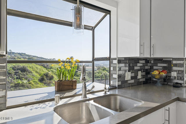 Detail Gallery Image 11 of 56 For 542 San Clemente Way, Camarillo,  CA 93010 - 4 Beds | 2/1 Baths