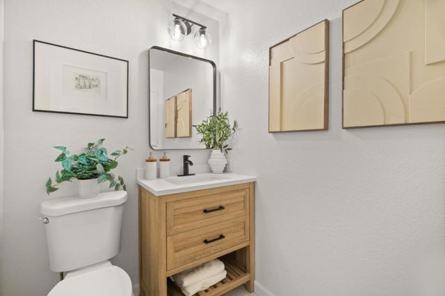 462 Mountain Laurel Court, Mountain View CA: https://media.crmls.org/mediaz/ea86aa5d-5a03-458b-95b0-998c1144140a.jpg