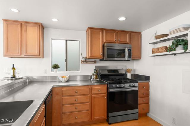 Detail Gallery Image 16 of 45 For 124 San Clemente Ave, Oxnard,  CA 93035 - 3 Beds | 3 Baths