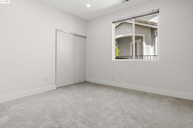 1040 Bismarck Terr, Brentwood CA: https://media.crmls.org/mediaz/ea881a22-9643-4d4b-bf3e-b76b783b0ff2.jpg